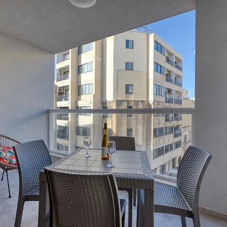Bright & Luxury With 2 Balconies Jvel1-1 아파트 *